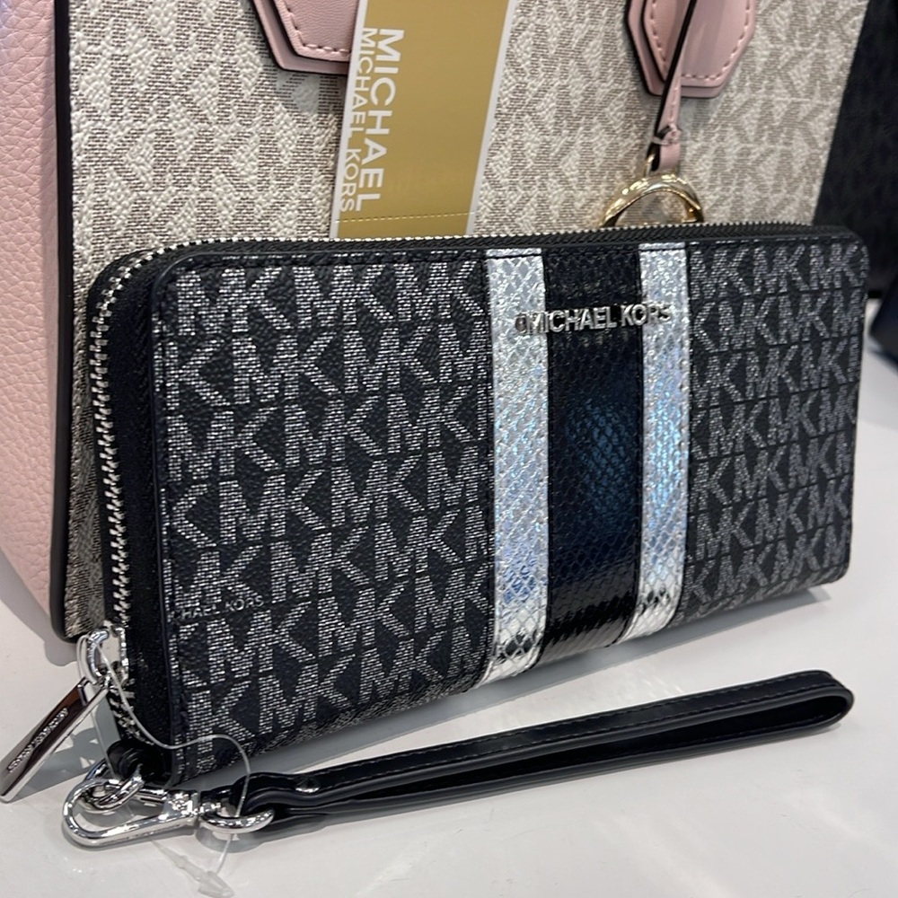 Michael Kors Jet Set Travel Large Signature Logo and Metallic Continental Wallet - Picture 6 of 16